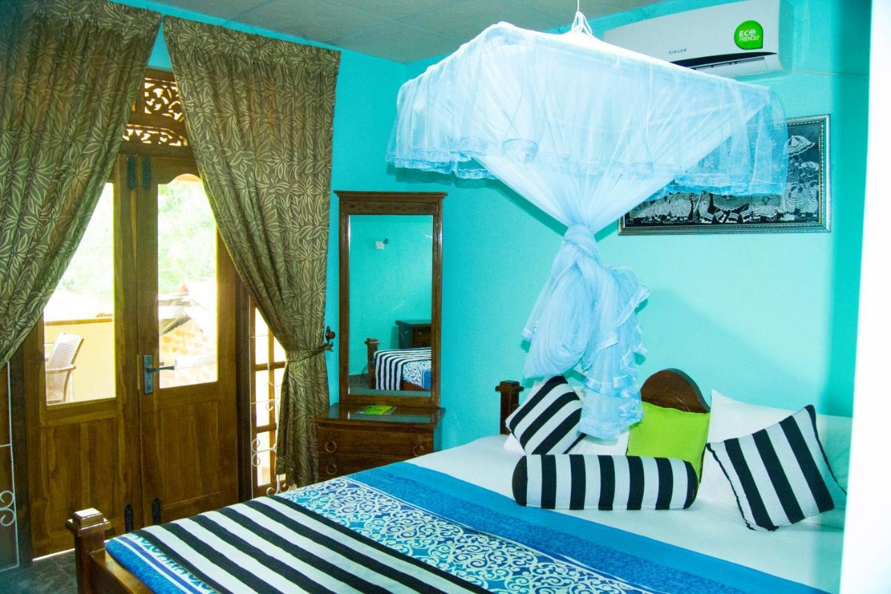 Iduwara Guest Hotel Сигирия Екстериор снимка