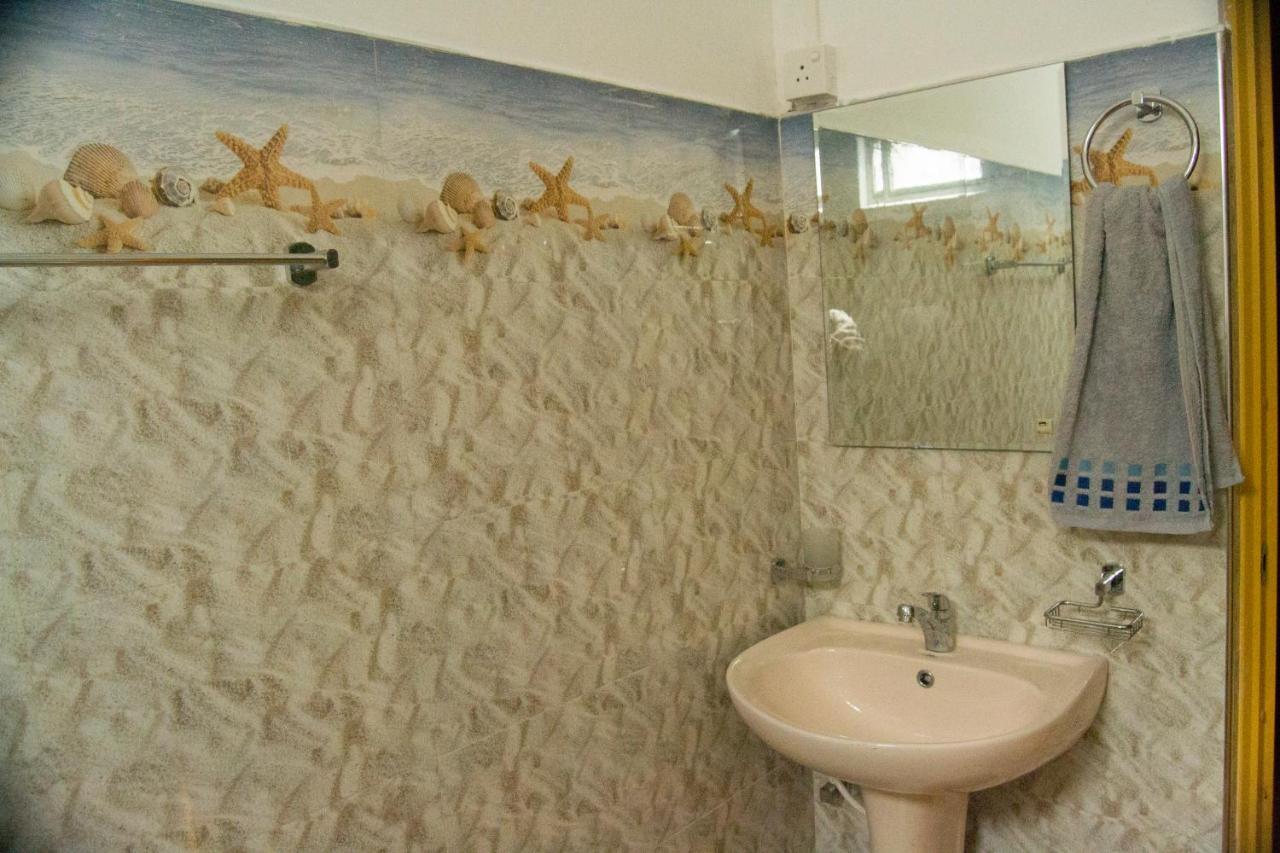 Iduwara Guest Hotel Сигирия Екстериор снимка
