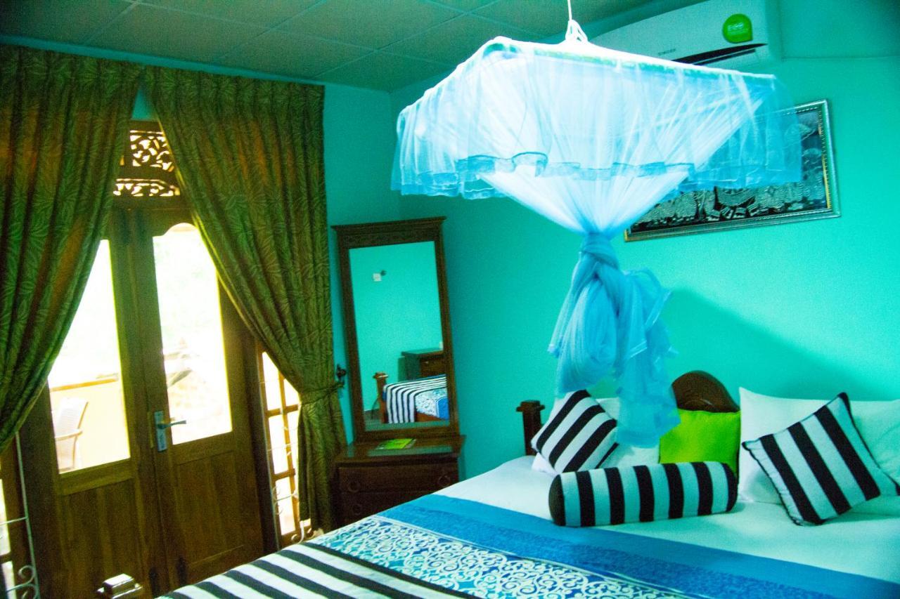 Iduwara Guest Hotel Сигирия Екстериор снимка